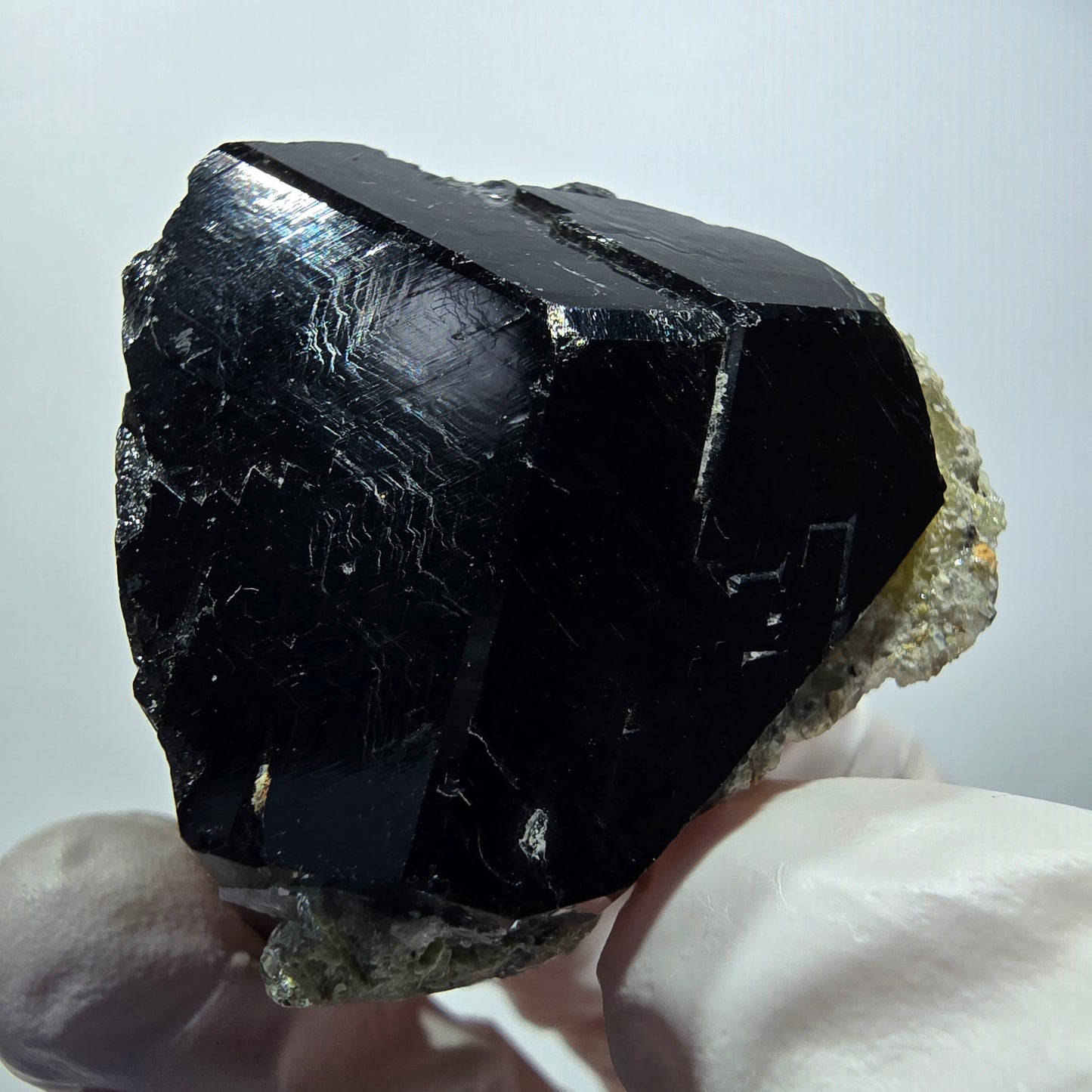 Symmetrischer Schörl Turmalin mit Hyalit Erongo, Namibia 44*38*32mm #12456