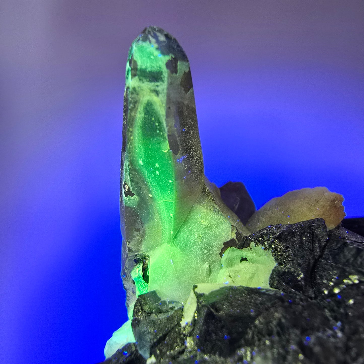 Symmetrische Schörl Turmalin, Hyalit Opal, Rauchquarz Stufe Erongo, Namibia 100*72*65mm #12471