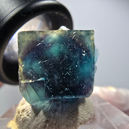 Fluorite fantôme en cube sur matrice, bleu, Butterfly Pocket, Okorusu, Namibie 19*15*14mm #12541