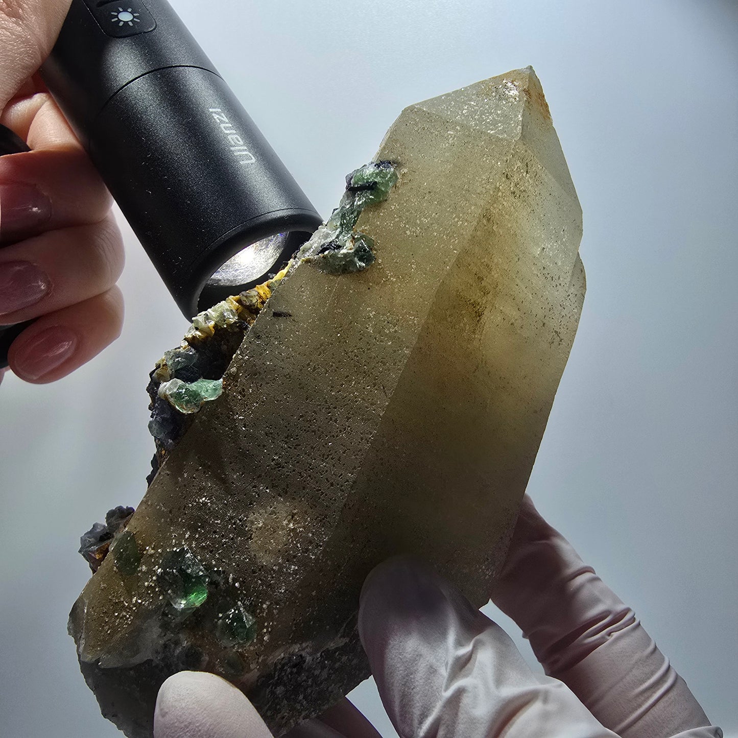 Quartz fumé XL, Fluorine, Tourmaline schorl, Opale hyalite, Muscovite Erongo Namibie 119*77*56mm #12547