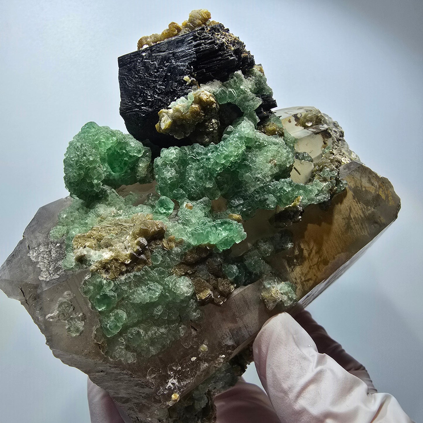 XL Quartz fumé, Fluorite, Tourmaline schorl, Muscovite, Erongo, Namibie 128*109*93mm #12549