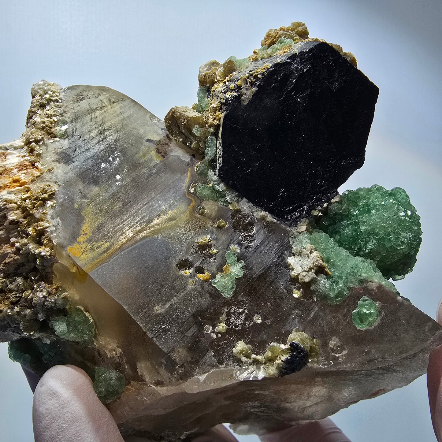 XL Quartz fumé, Fluorite, Tourmaline schorl, Muscovite, Erongo, Namibie 128*109*93mm #12549