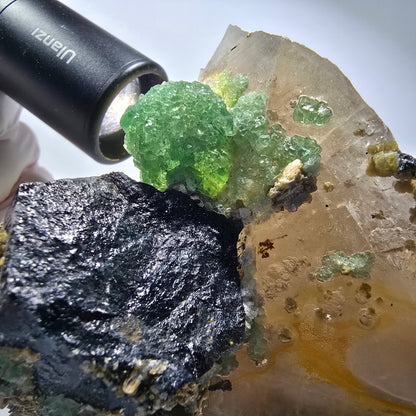 XL Quartz fumé, Fluorite, Tourmaline schorl, Muscovite, Erongo, Namibie 128*109*93mm #12549
