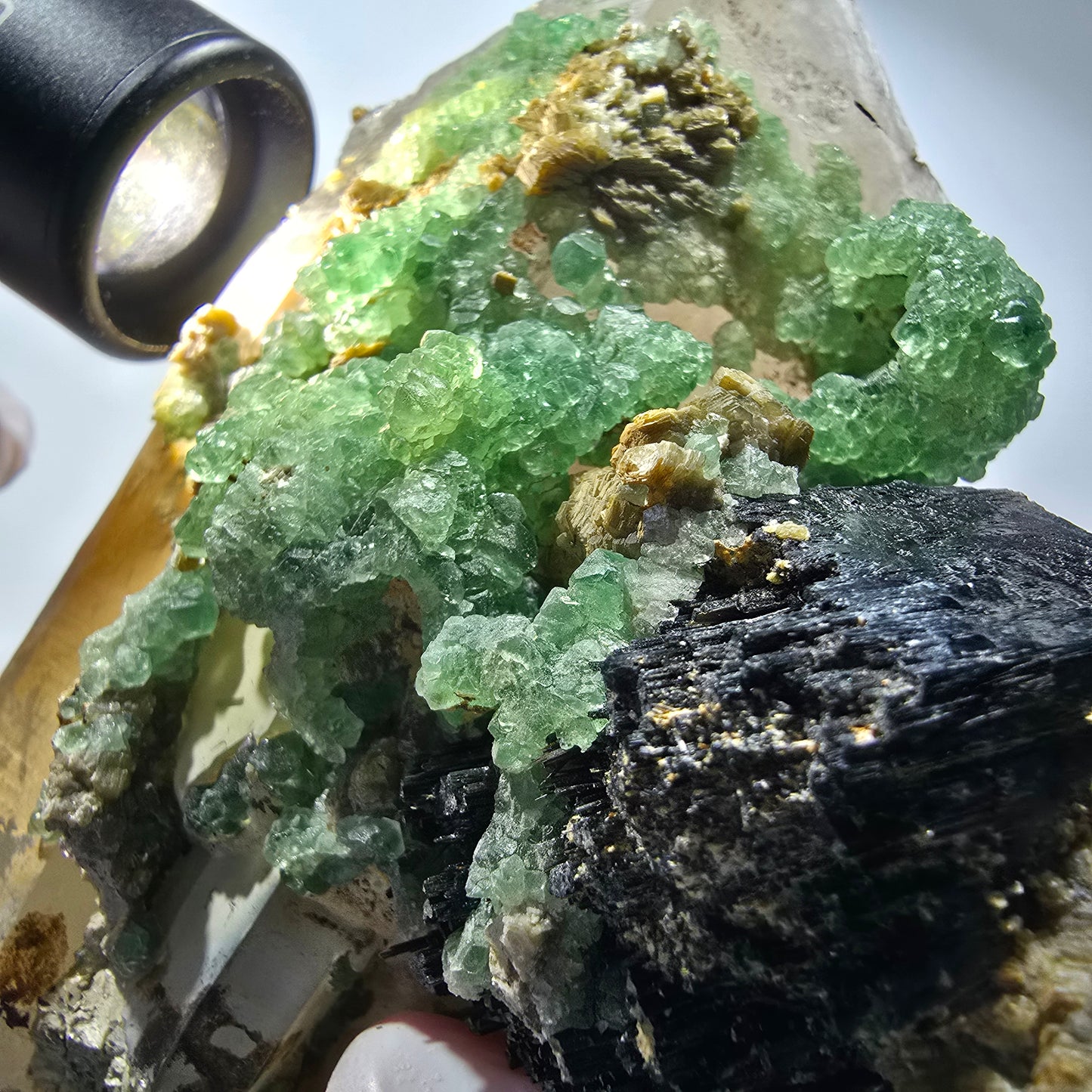 XL Quartz fumé, Fluorite, Tourmaline schorl, Muscovite, Erongo, Namibie 128*109*93mm #12549