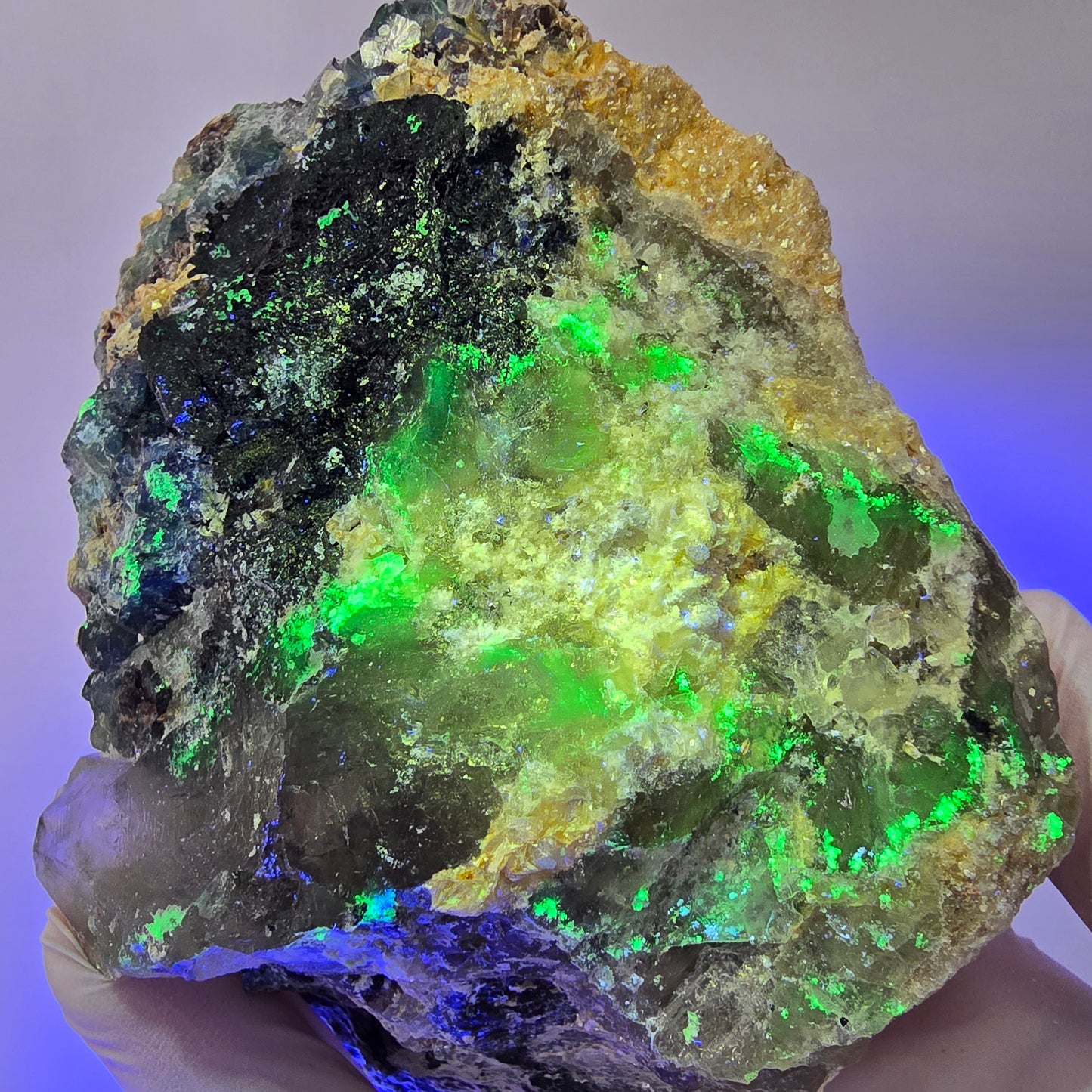 Grande fluorine, quartz fumé, opale hyalite, tourmaline schorl, muscovite Erongo Namibie 117*95*87mm #12551