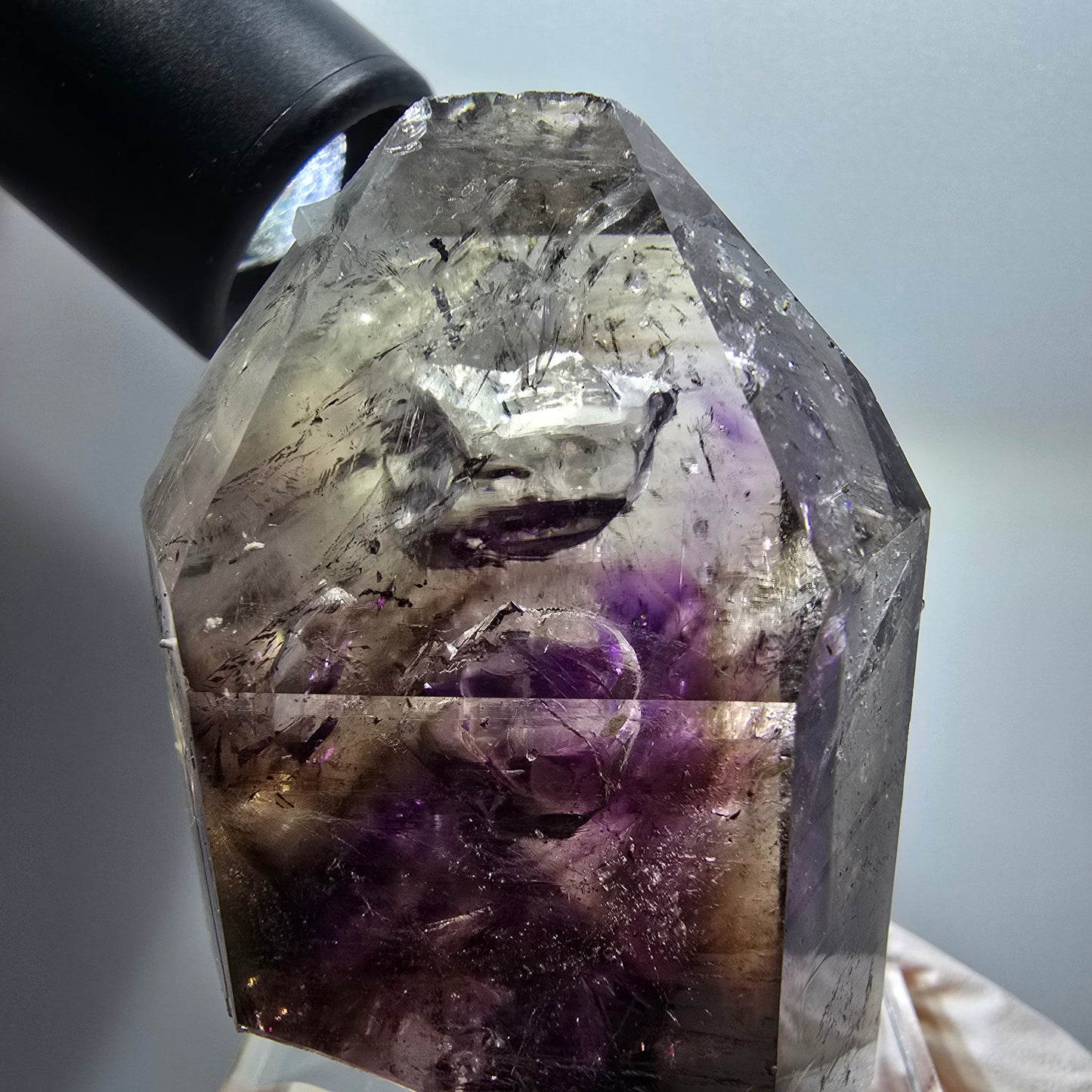 Améthyste squelettique Enhydro, analcime, hématite, 2x bulles, 2x particules, mine de Streep Namibie 62*44*28mm #12571