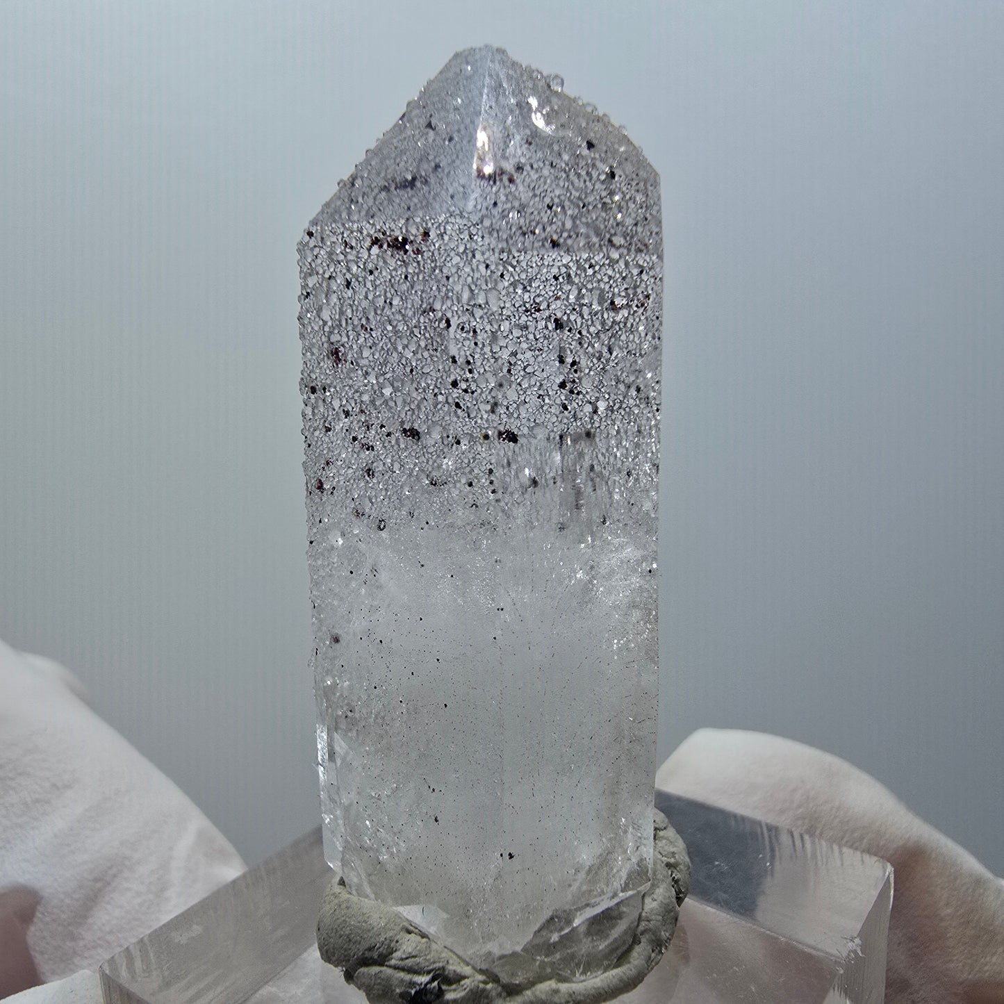 Analcime rare et quartz, pointe de cristal d'hématite, mine de Streep, Goboboseb, Namibie 40*17*14mm #12572