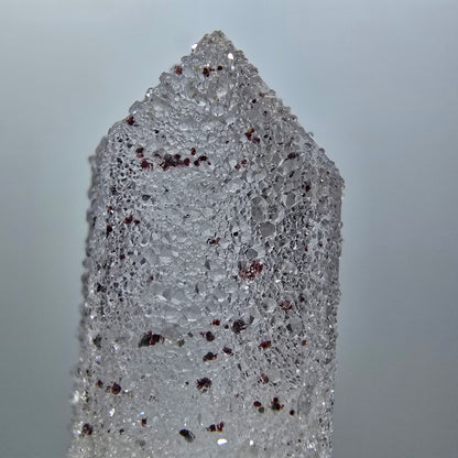 Analcime rare et quartz, pointe de cristal d'hématite, mine de Streep, Goboboseb, Namibie 40*17*14mm #12572