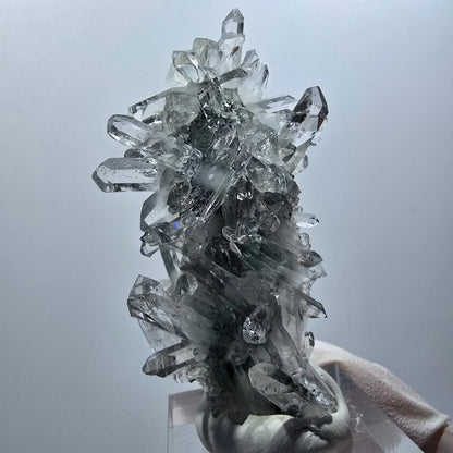 Double-terminaison de quartz étoile rare, mine de Streep Gobobo. Namibie 57*35*17mm #12585