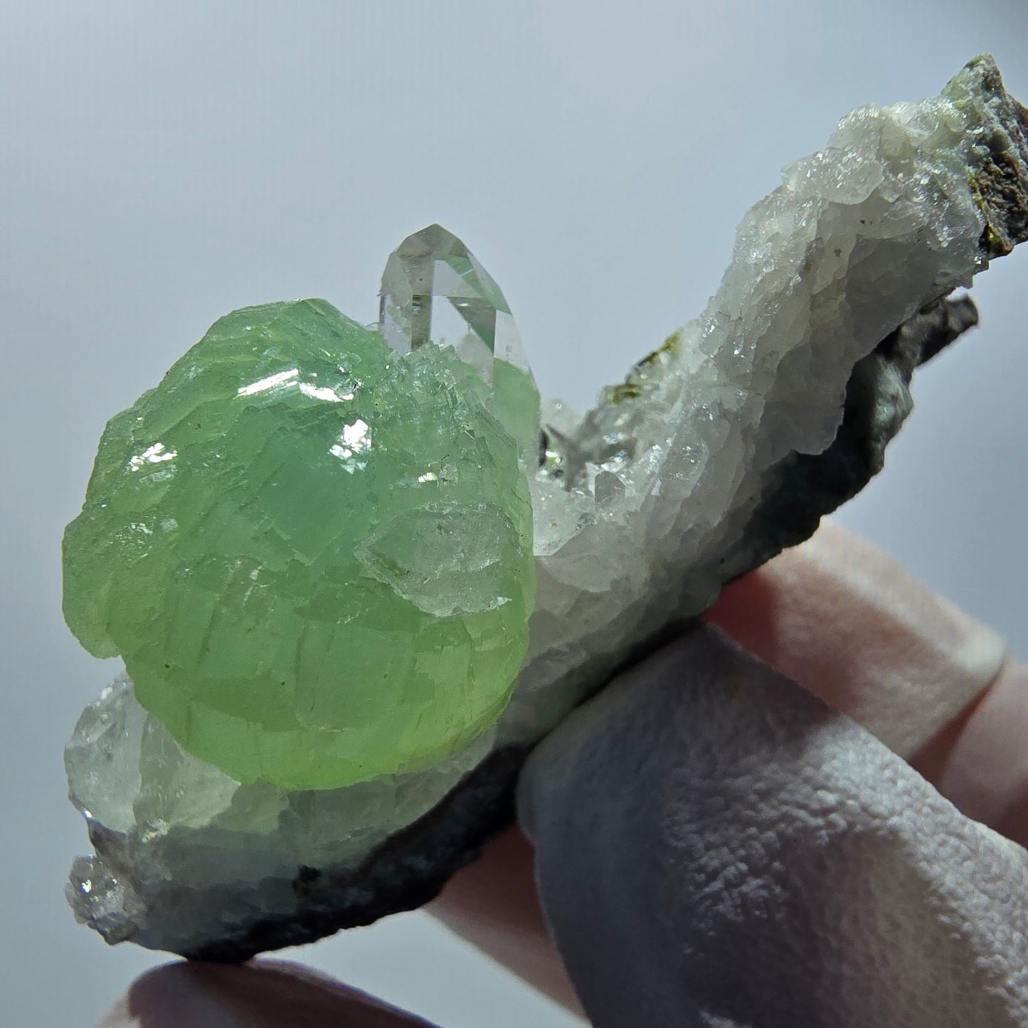 Préhnite, Quartz, Épidote sur matrice Stufe Streep Mine Goboboseb Namibie 54*30*19mm #12591
