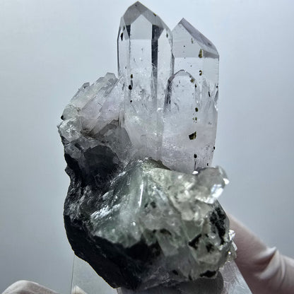 Quartz très clair, hématite, épidote avec calcite sur matrice mine de Streep, Namibie 45*27*25mm #12597