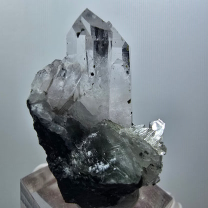 Quartz très clair, hématite, épidote avec calcite sur matrice mine de Streep, Namibie 45*27*25mm #12597
