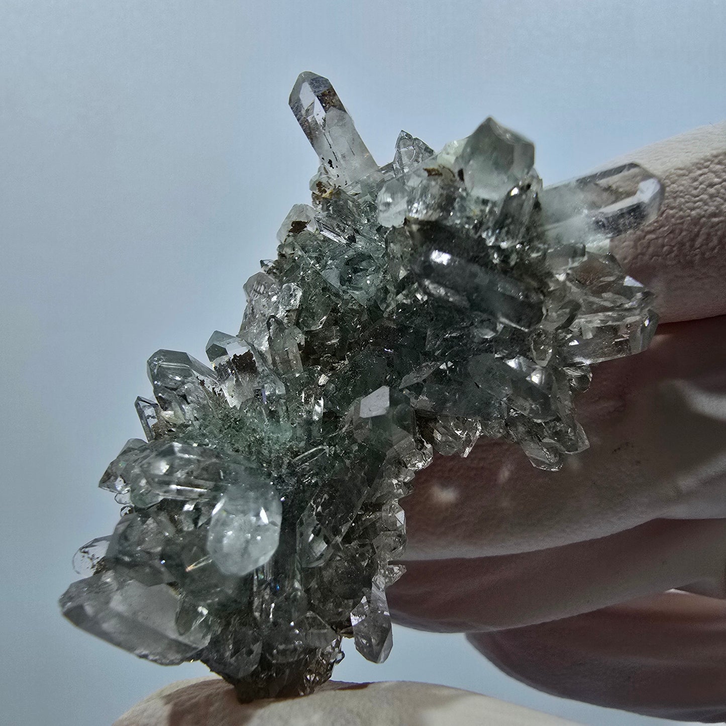Quartz étoile avec chlorite, prehnite sur matrice, mine Streep, Goboboseb, Namibie 50*39*22mm #12615