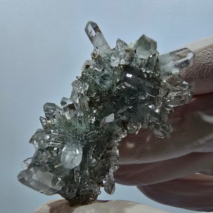Quartz étoile avec chlorite, prehnite sur matrice, mine Streep, Goboboseb, Namibie 50*39*22mm #12615
