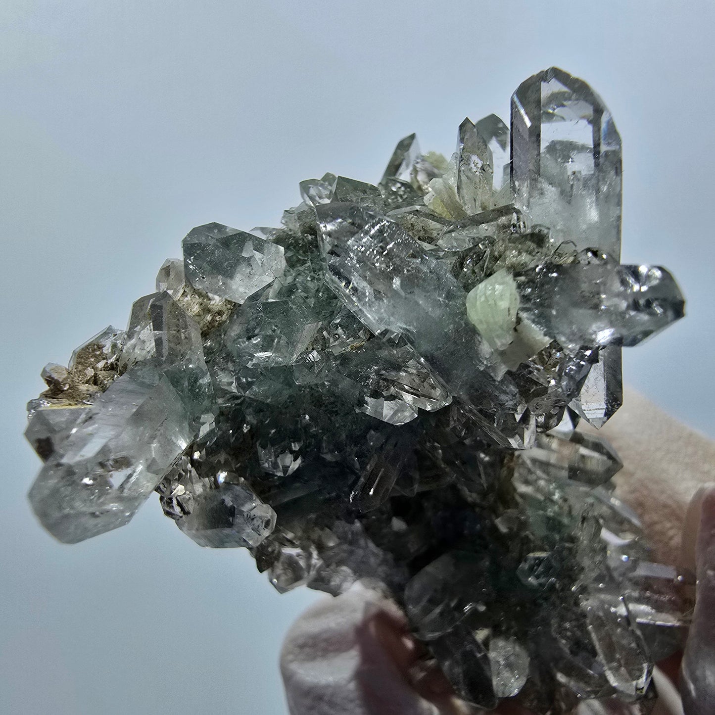 Quartz étoile avec chlorite, prehnite sur matrice, mine Streep, Goboboseb, Namibie 50*39*22mm #12615