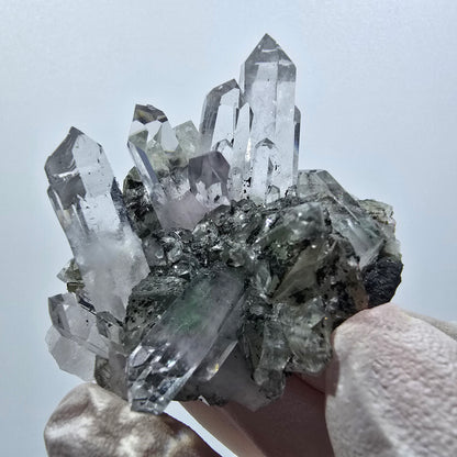 Améthyste fantôme avec hématite, calcite, chlorite sur matrice Streep Mine Namibie 53*44*41mm #12620