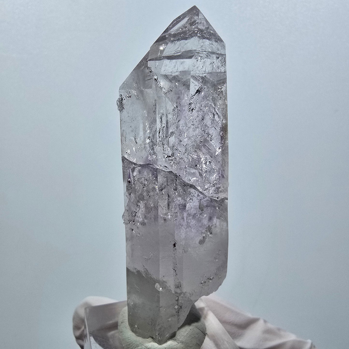 Améthyste fantôme lémurienne avec analcime, préhnite mine de Streep Goboboseb, Namibie 66*22*17mm #12630