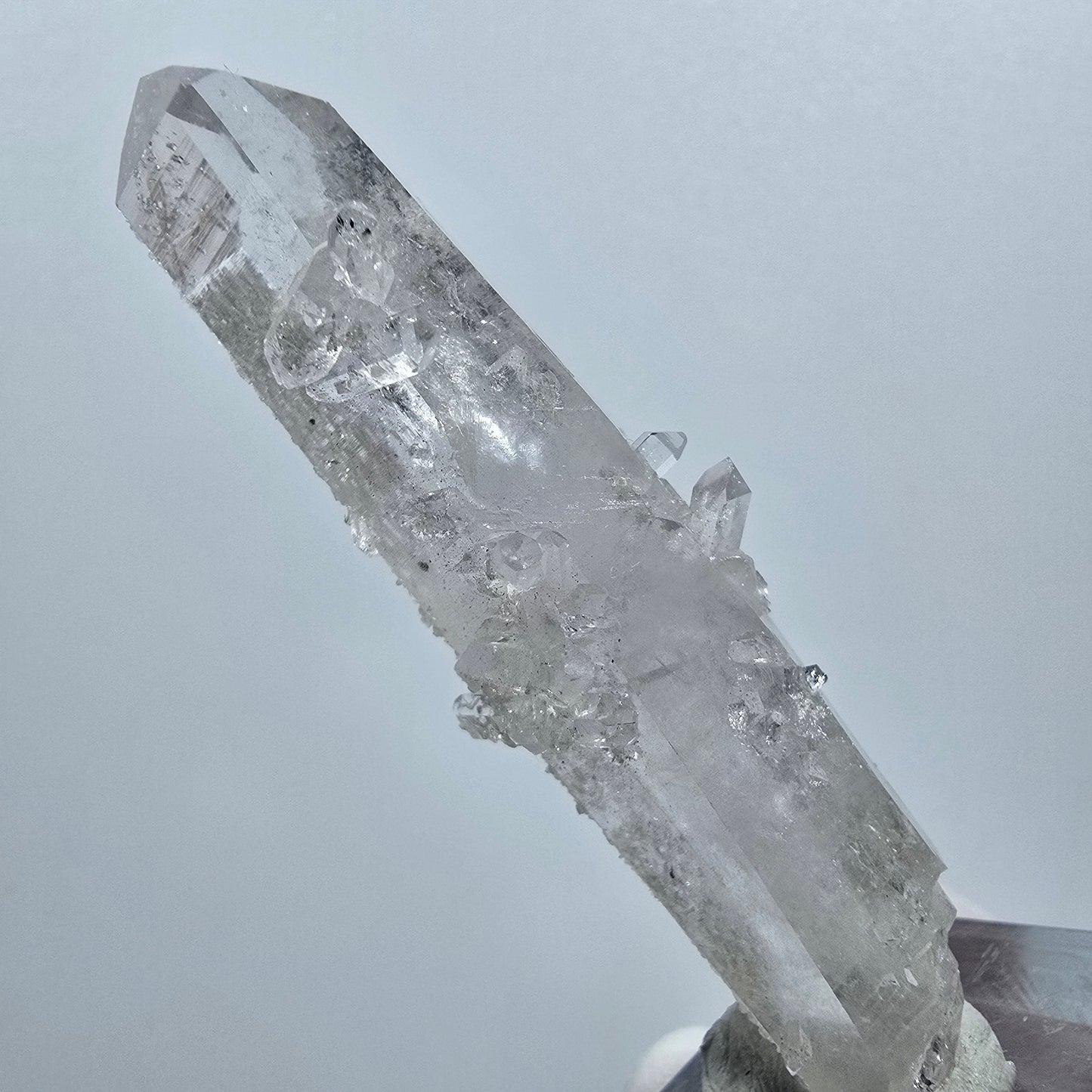 Quartz Lémurien biterminé avec prehnite de la mine de Streep, Goboboseb, Namibie 57*15*15mm #12633