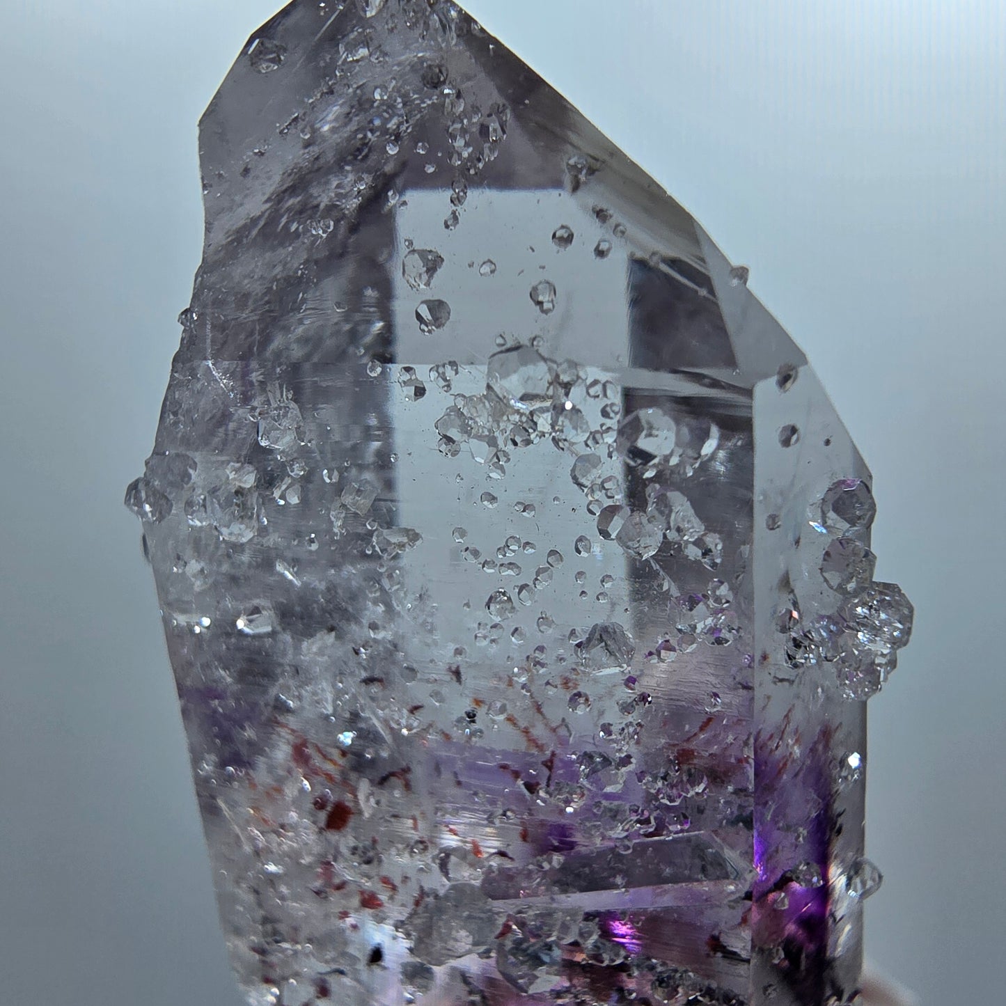 Améthyste fantôme léenne arlequin avec streep d'analcime Mine de Goboboseb, Namibie 54*27*26mm #12648