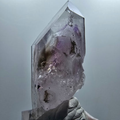 Améthyste Fantôme Lémurienne Enhydro, Hématite, Épidote 1 bulle Mine Streep Namibie 56*27*22mm #12649
