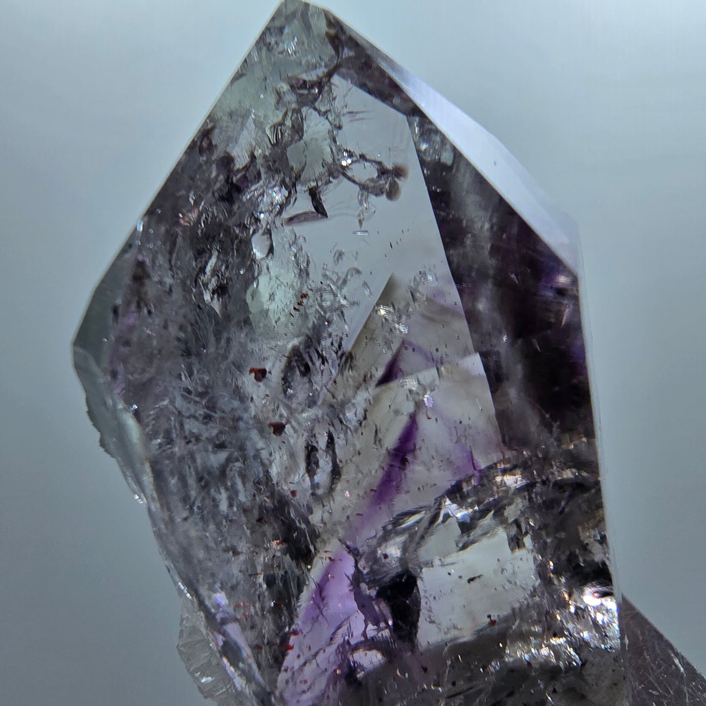 Harlekin Lemurian Phantom Amethyst mit Prehnit Streep Mine Goboboseb, Namibia 44*27*22mm #12650