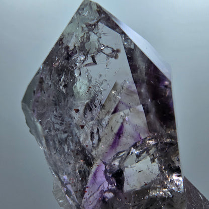 Harlekin Lemurian Phantom Amethyst mit Prehnit Streep Mine Goboboseb, Namibia 44*27*22mm #12650