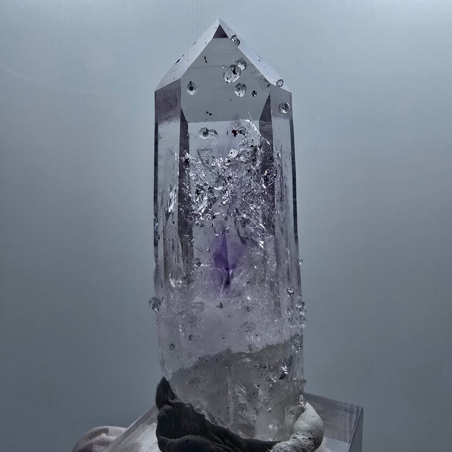 Améthyste fantôme léenne arlequin avec de l'analcime Mine de Goboboseb, Namibie 53*21*18mm #12651