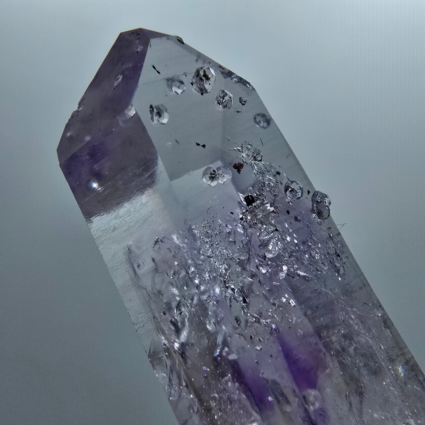 Améthyste fantôme léenne arlequin avec de l'analcime Mine de Goboboseb, Namibie 53*21*18mm #12651