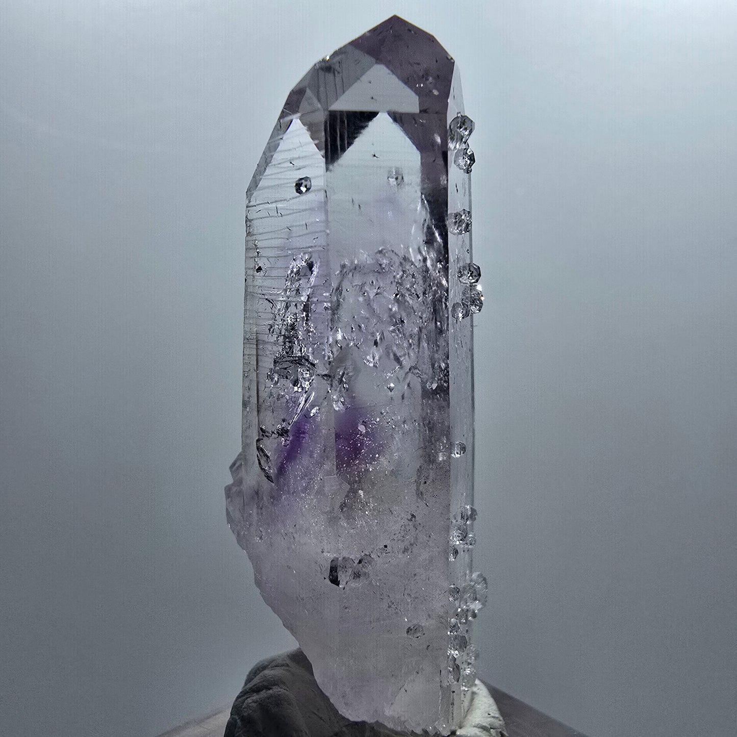Améthyste fantôme léenne arlequin avec de l'analcime Mine de Goboboseb, Namibie 53*21*18mm #12651