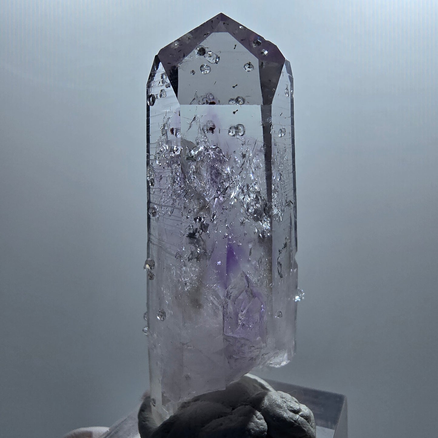 Améthyste fantôme léenne arlequin avec de l'analcime Mine de Goboboseb, Namibie 53*21*18mm #12651