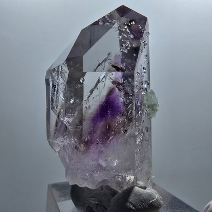 Améthyste Fantôme Lémurienne avec Analcime, Prehnite Mine Streep Goboboseb, Namibie 44*22*22mm #12652