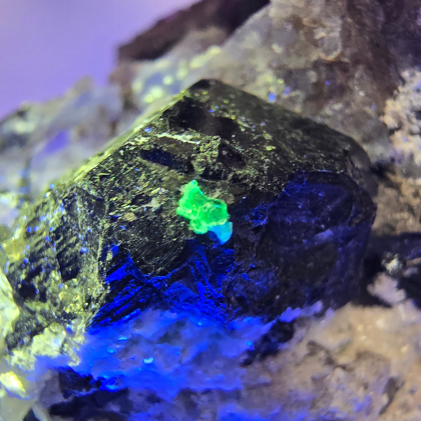 Große Fluorit, Rauchquarz, Schörl Turmalin, Hyalit, Muskovit Okorusu, Namibia 87*90*77mm #12679