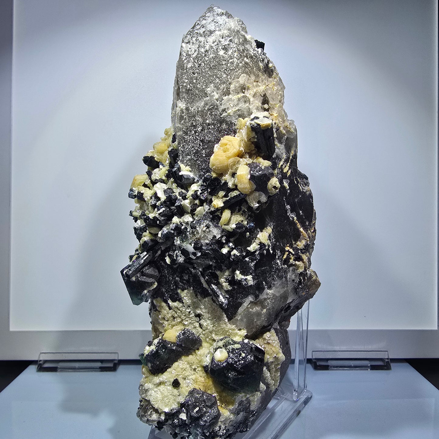 Quartz fumé XXL, Fluorite, Tourmaline schorl, Hyalite, Muscovite Erongo, Namibie 226*125*90mm #12685
