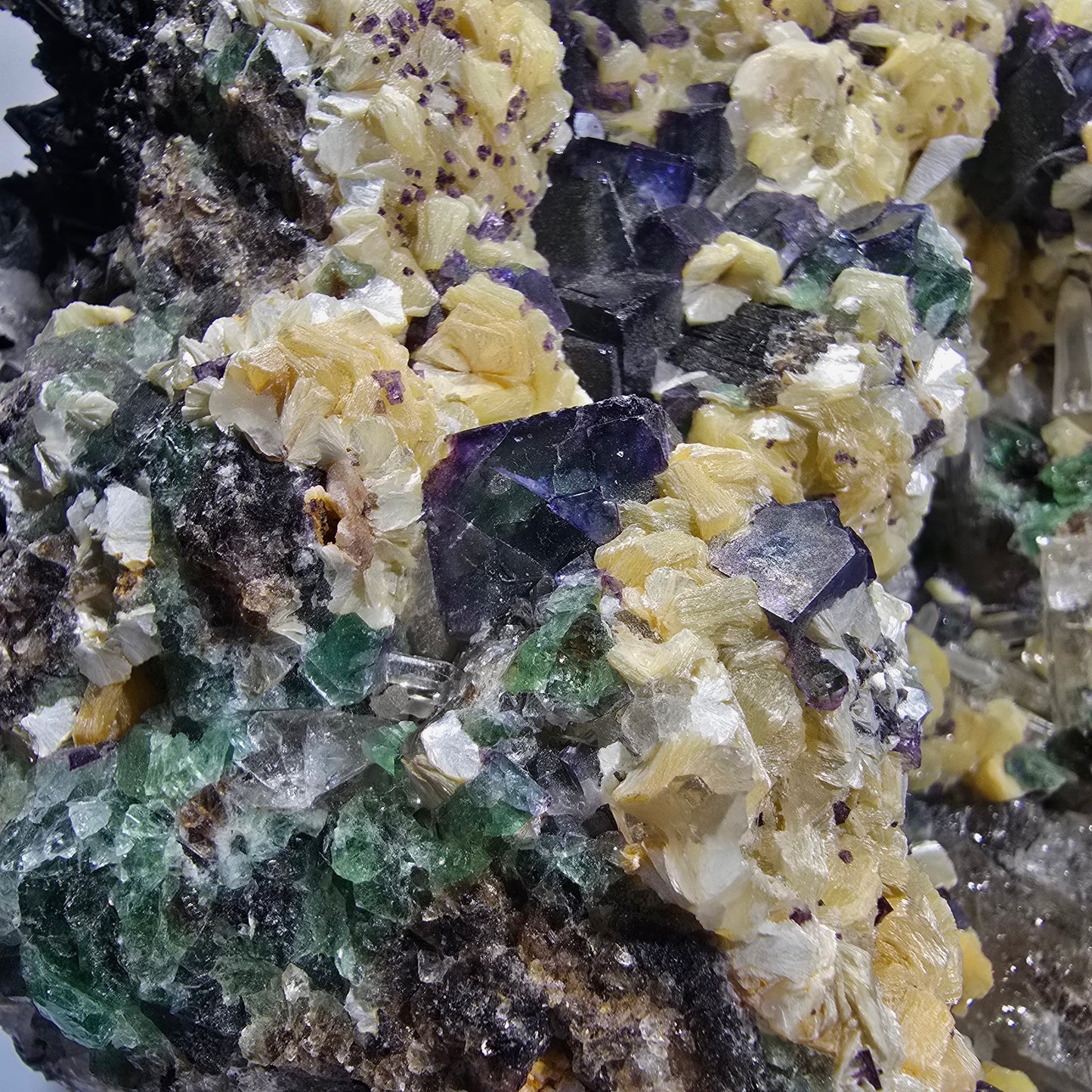 Fluorite XXL, Quartz fumé, Tourmaline Schorl, Hyalite, Muscovite Erongo, Namibie 231*200*100mm #12691