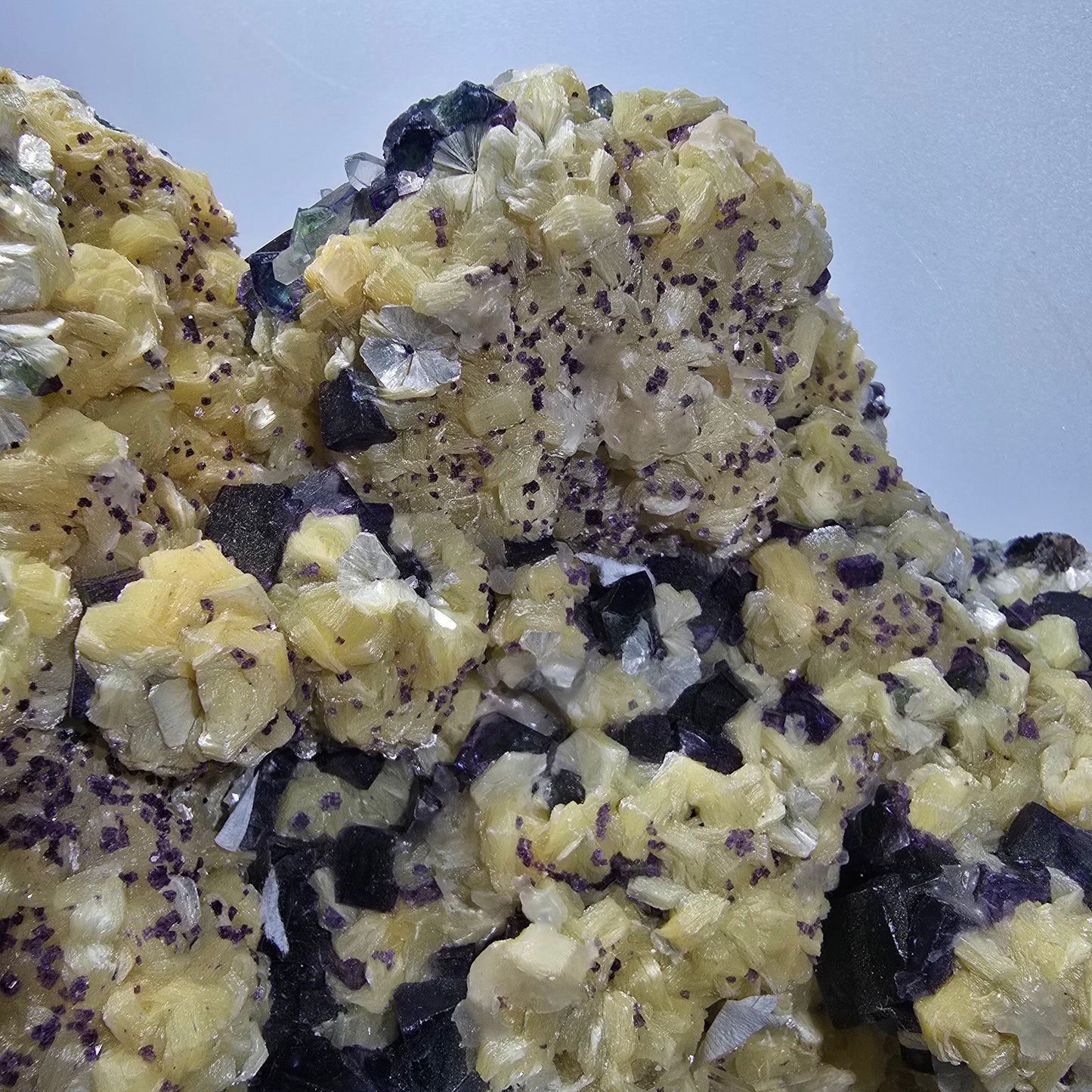 Fluorite XXL, Quartz fumé, Tourmaline Schorl, Hyalite, Muscovite Erongo, Namibie 231*200*100mm #12691