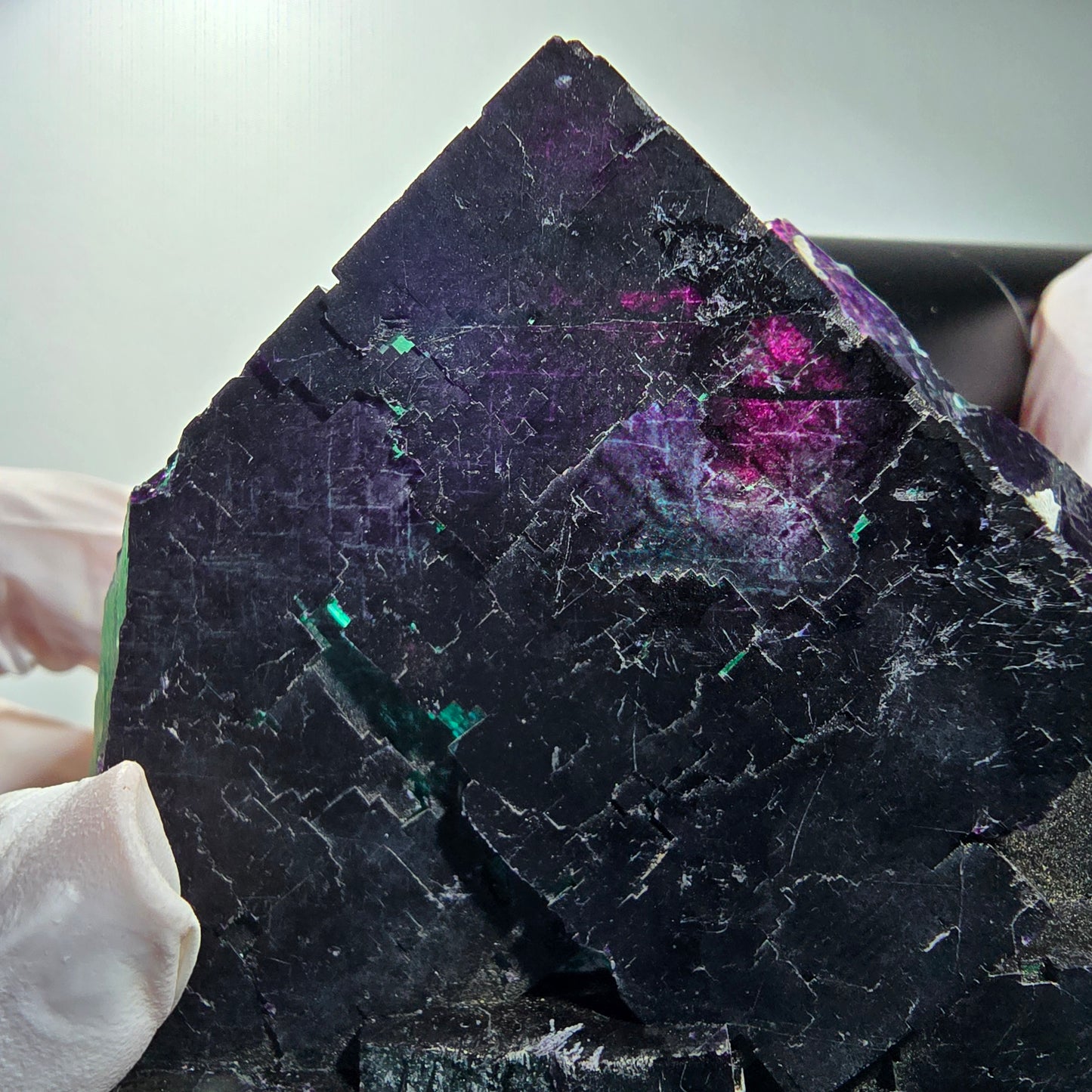 Grand spécimen de fluorite fantôme cubique, violet vert 11:11 Angel Pocket, Namibie 10*100*35mm #12695