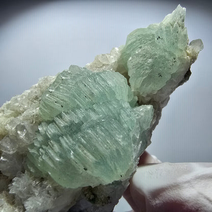 Große Prehnit Kugel, Calcit Würfel, Quarz auf Matrix Stufe Goboboseb, Namibia 127*54*36mm #12722