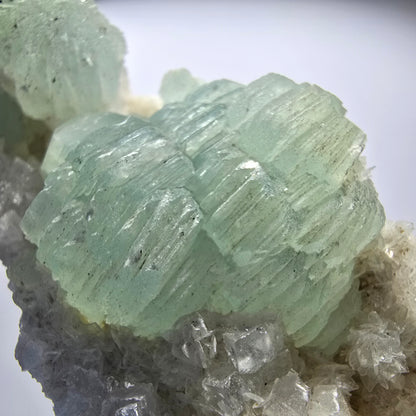 Große Prehnit Kugel, Calcit Würfel, Quarz auf Matrix Stufe Goboboseb, Namibia 127*54*36mm #12722