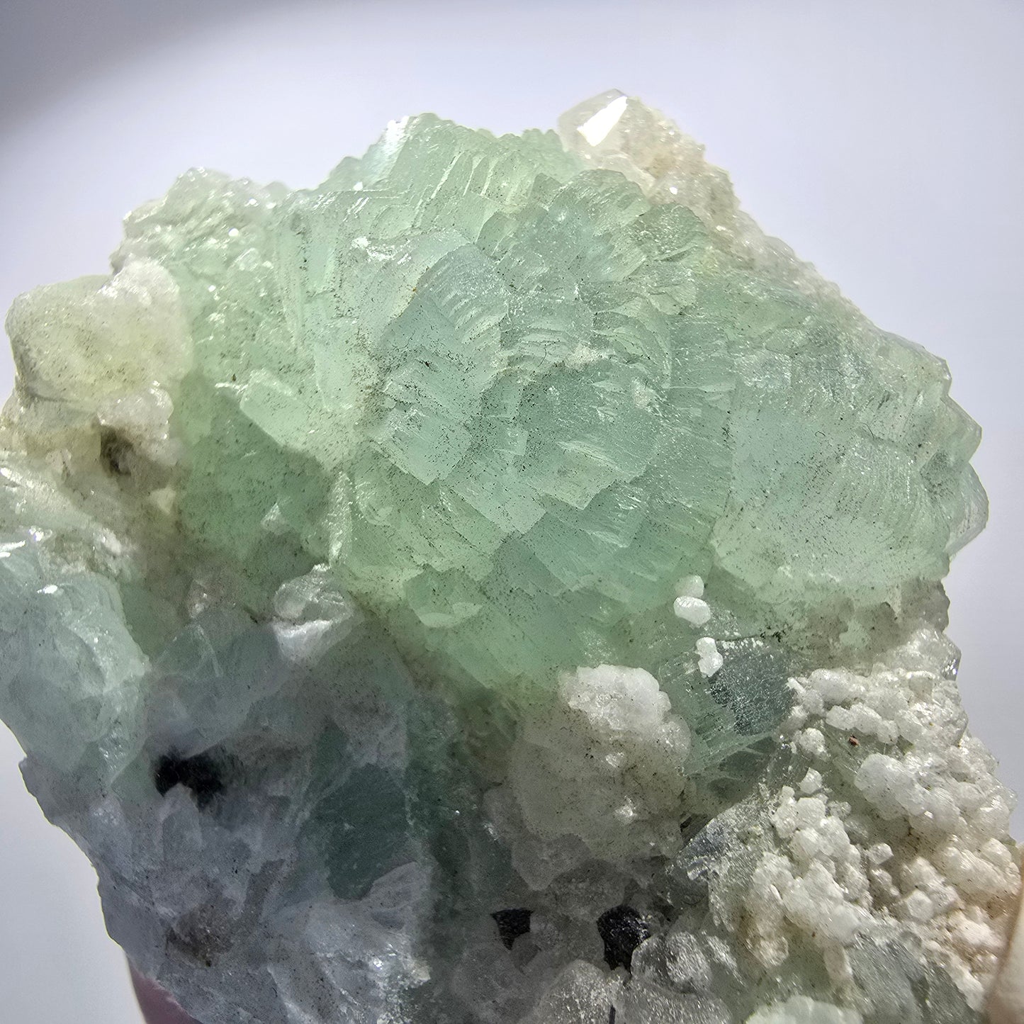 Prehnit Kugel, Quarz Spitzen auf Matrix Stufe Goboboseb, Namibia 68*48*33mm #12725
