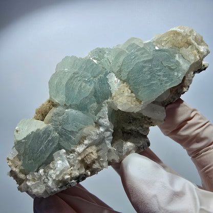 Prehnit Kugel, Quarz Spitzen auf Matrix Stufe Goboboseb, Namibia 100*47*29mm #12726