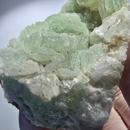 Prehnit Kugel, Calcit Würfel, Quarz auf Matrix Goboboseb, Namibia 69*40*37mm #12731