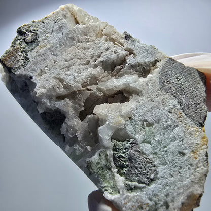 Prehnit Kugel, Calcit Würfel, Quarz auf Matrix Goboboseb, Namibia 69*40*37mm #12731