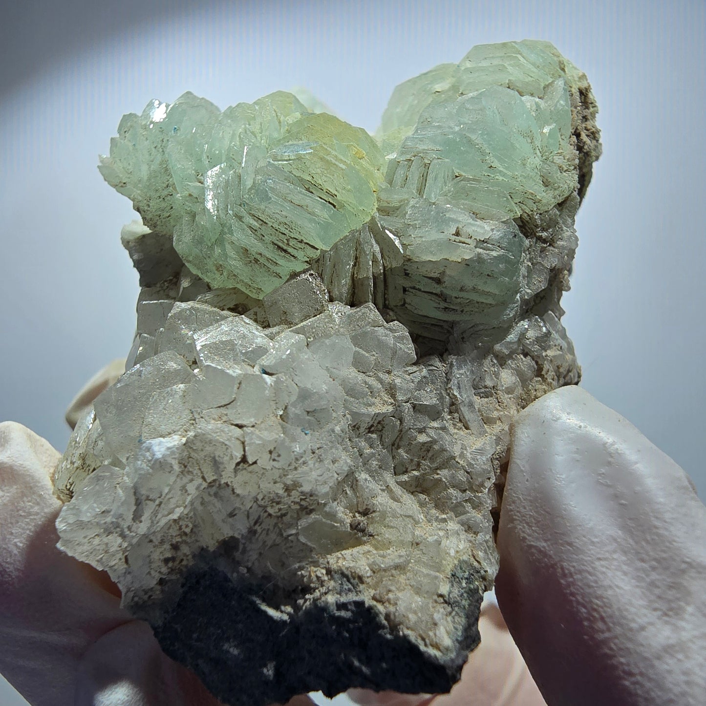 Prehnit Kugel, Calcit Würfel, Quarz auf Matrix Goboboseb, Namibia 94*57*31mm #12733
