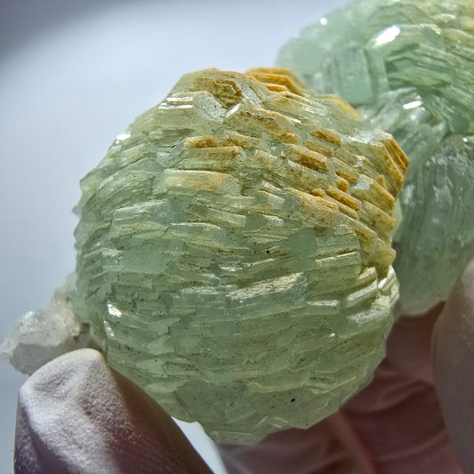 Prehnit Kugel, Quarz Spitzen auf Matrix Stufe Goboboseb, Namibia 77*33*28mm #12736