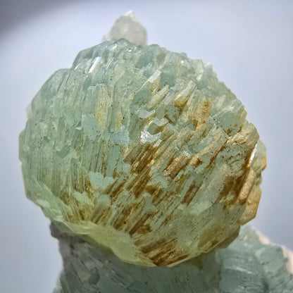 Prehnit Kugel, Quarz Spitzen auf Matrix Stufe Goboboseb, Namibia 77*33*28mm #12736