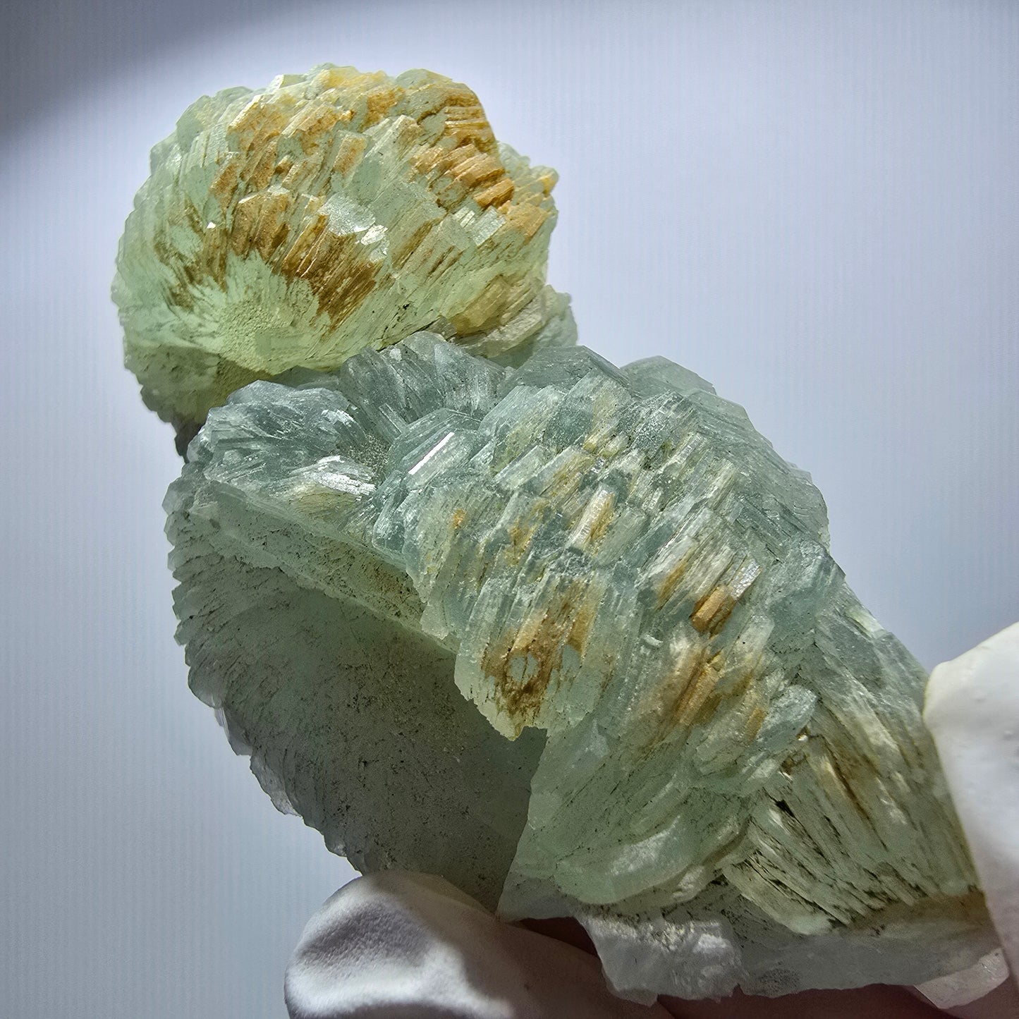 Prehnit Kugel, Quarz Spitzen auf Matrix Stufe Goboboseb, Namibia 77*33*28mm #12736