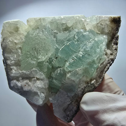 Prehnit Kugel, Quarz Spitzen auf Matrix Stufe Goboboseb, Namibia 68*52*38mm #12739