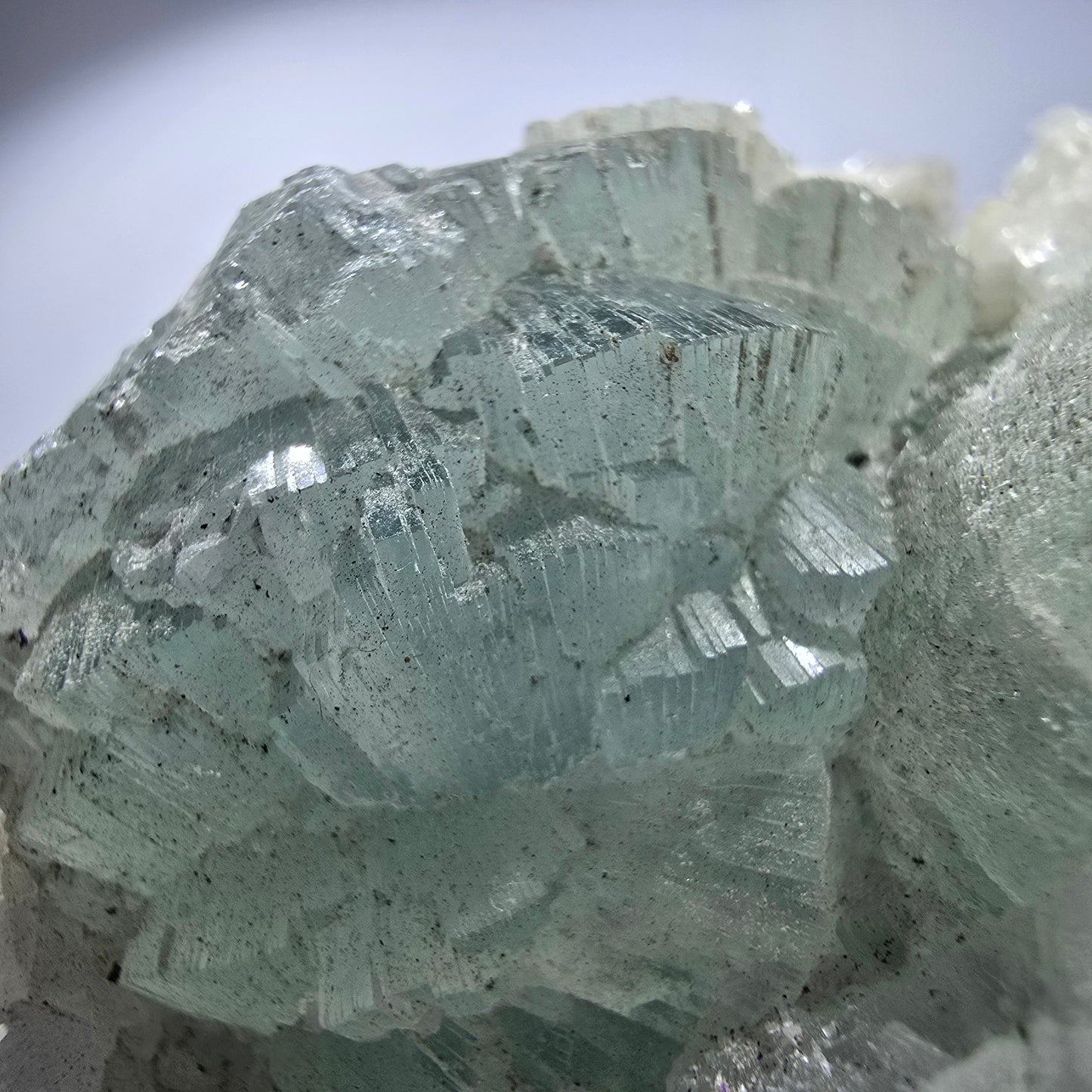 Prehnit Kugel, Quarz Spitzen auf Matrix Stufe Goboboseb, Namibia 68*52*38mm #12739