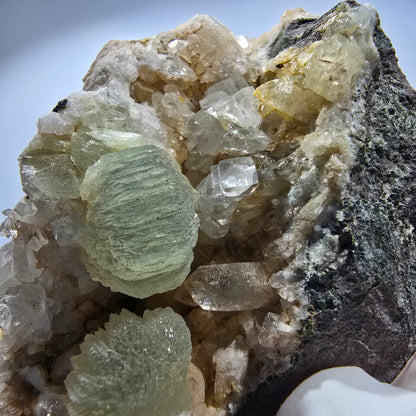 Prehnit Kugel, Calcit Würfel, Quarz auf Matrix Goboboseb, Namibia 82*52*30mm #12740