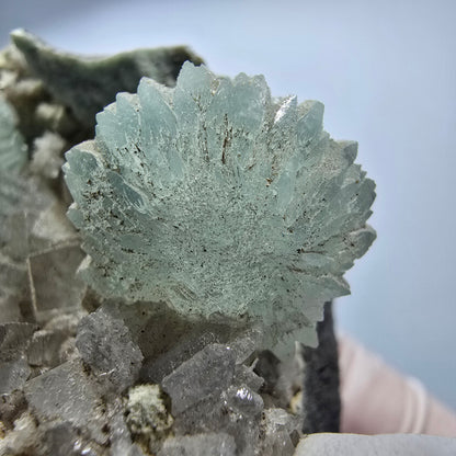 Prehnit Kugel, Calcit Würfel, Quarz auf Matrix Goboboseb, Namibia 76*52*32mm #12741